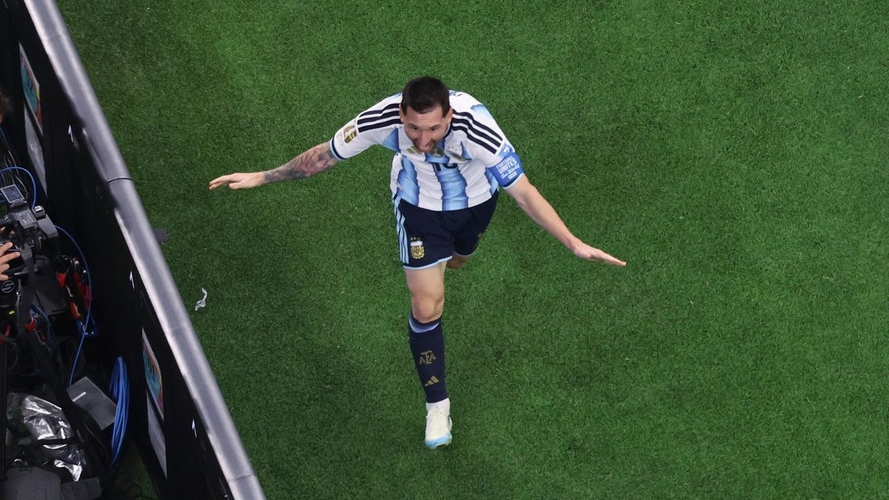 LIONEL MESSI DENGAN MISTERI PENALTINYA 
